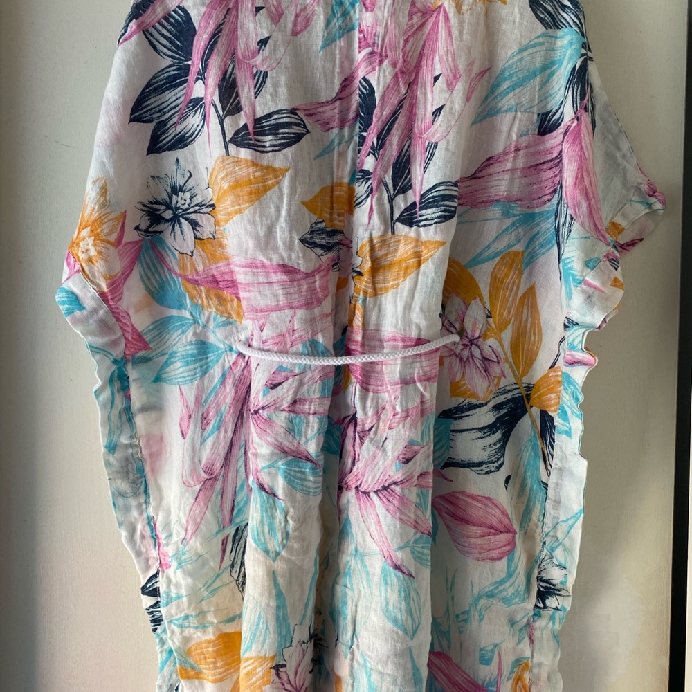 Excellent used condition beach/pool coverup. - Picture 2 of 10